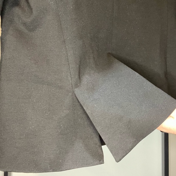 T Tahari Black Blazer Notch Lapel One Button size 14 - Picture 6 of 9